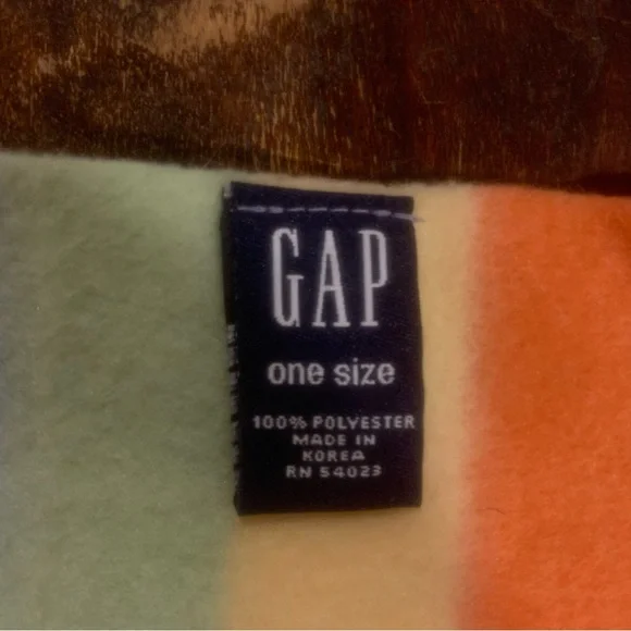 Vintage Gap Rainbow Striped Scarf - Picture 2 of 2